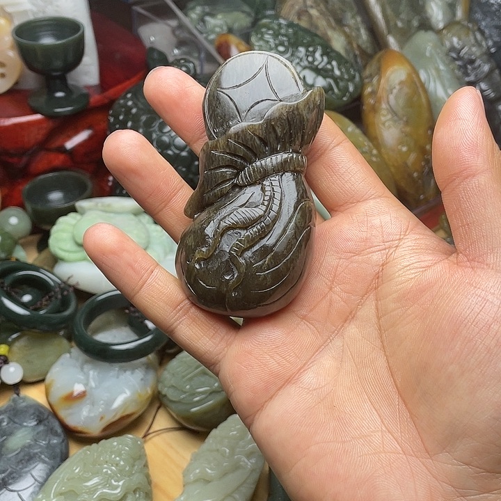 和田玉未镶嵌挂件