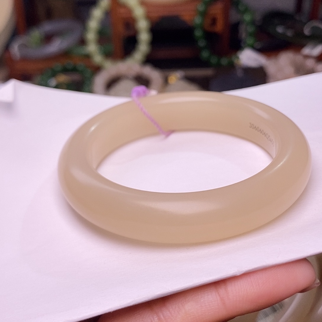 和田玉藕粉老熟料老料收藏手镯55圈未镶嵌