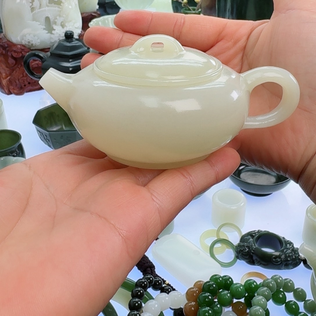 和田玉（白玉）挂件未镶嵌儒**尊