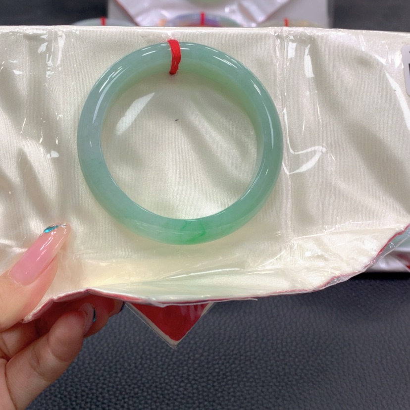 【闪购商品】翡翠手镯未镶嵌柒*✨翡翠