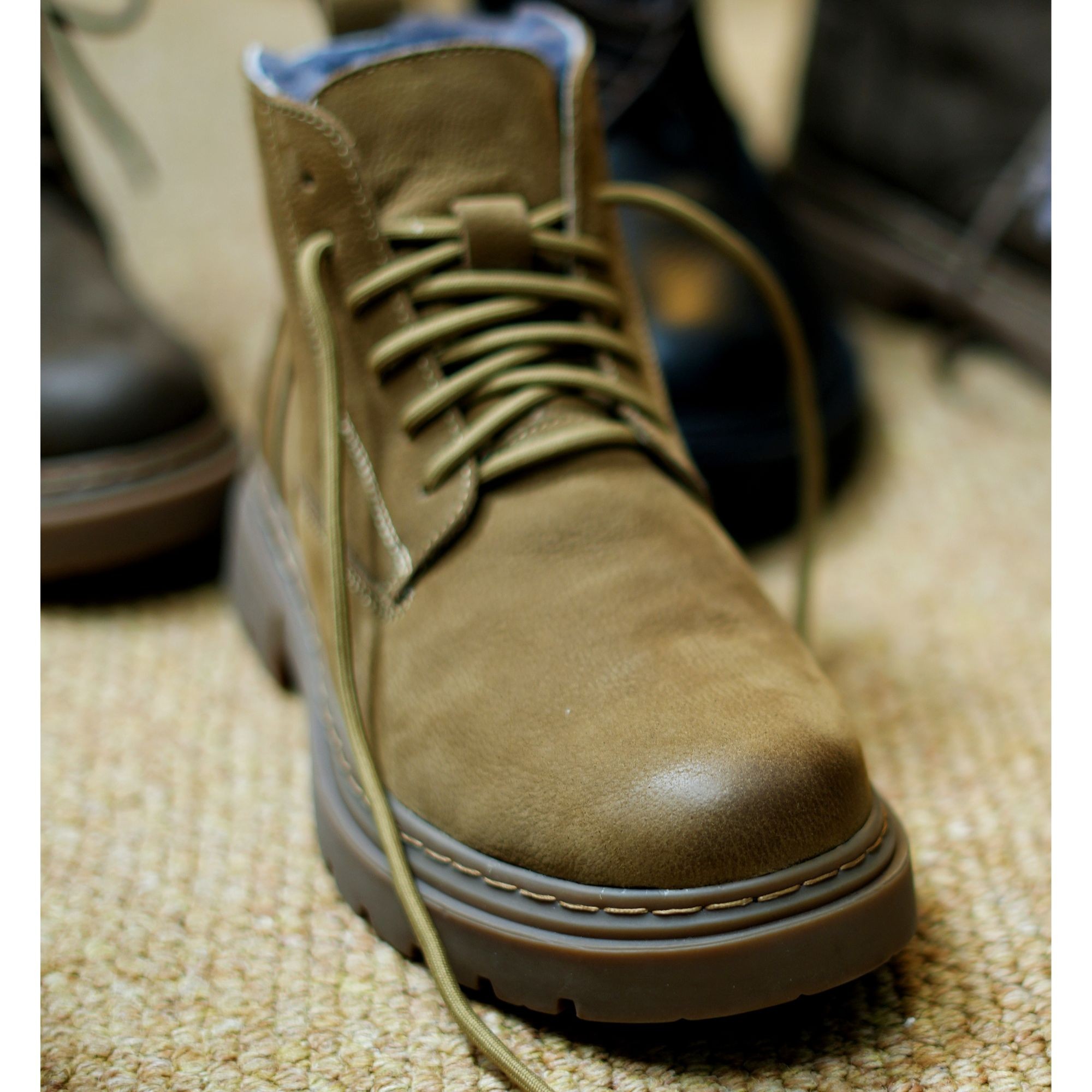 冬季羊皮毛一体男士保暖头层牛皮复古马丁靴高帮厚底防滑雪地靴