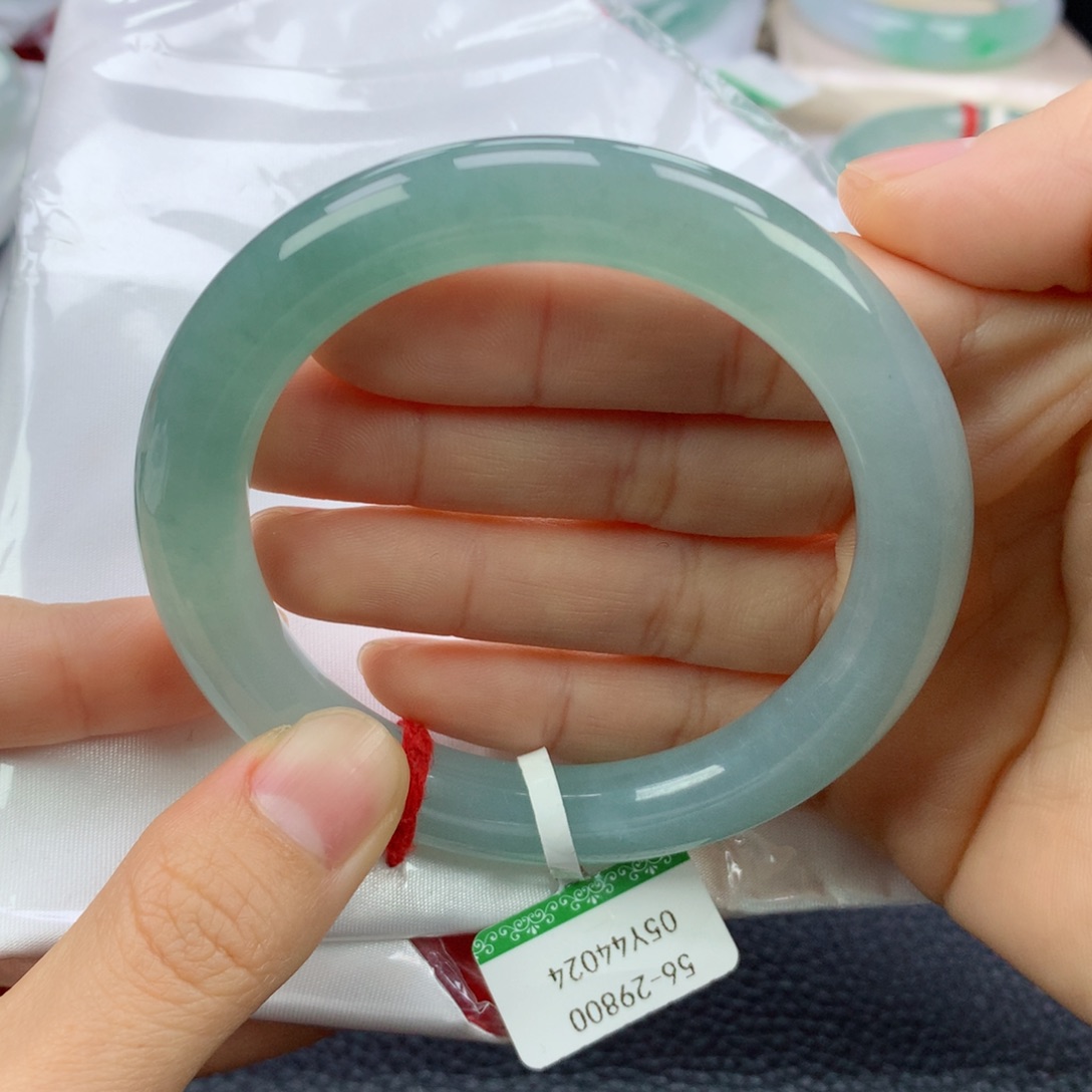 翡翠手镯未镶嵌56圆