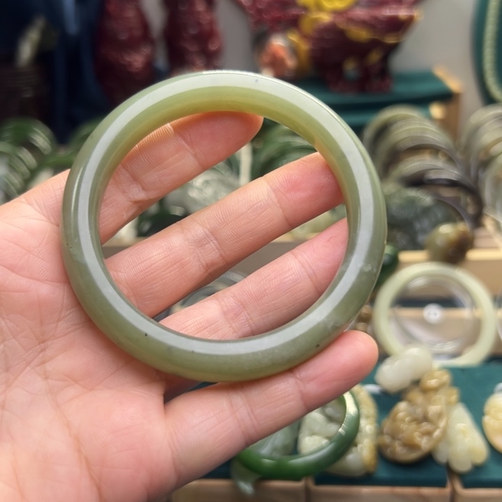 和田玉手镯未镶嵌60.3圈围M307