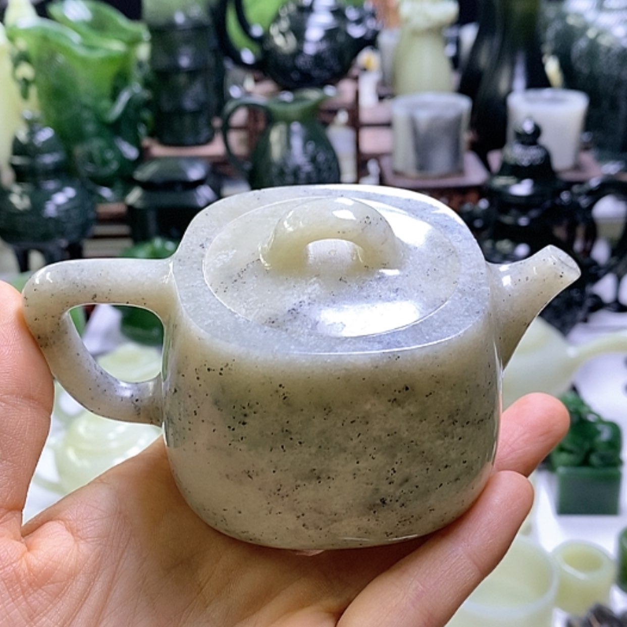 【闪购商品】和田玉摆件未镶嵌青花壶