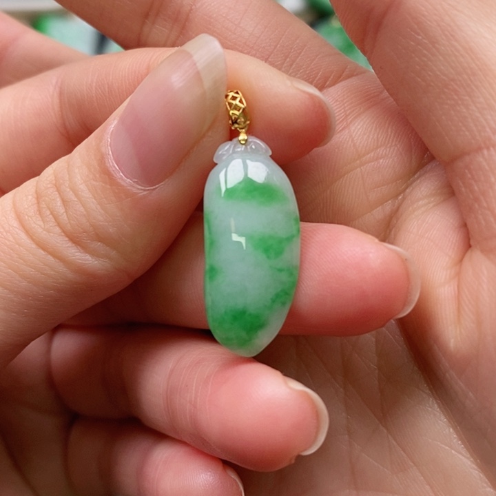 翡翠颈饰未镶嵌吊坠