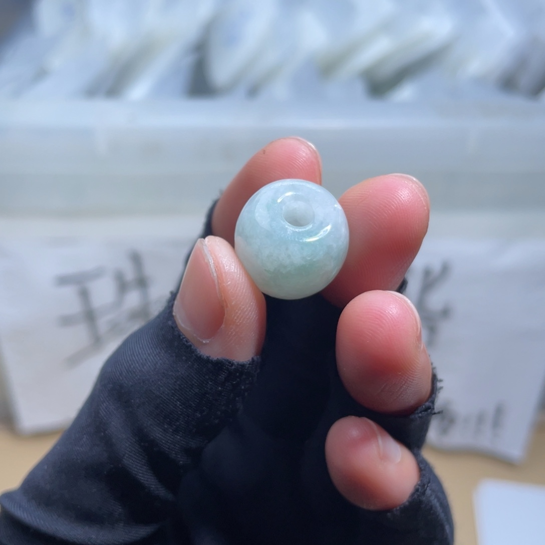 翡翠散珠清货不退换