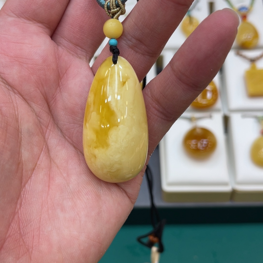 琥珀珠宝奇石未镶嵌