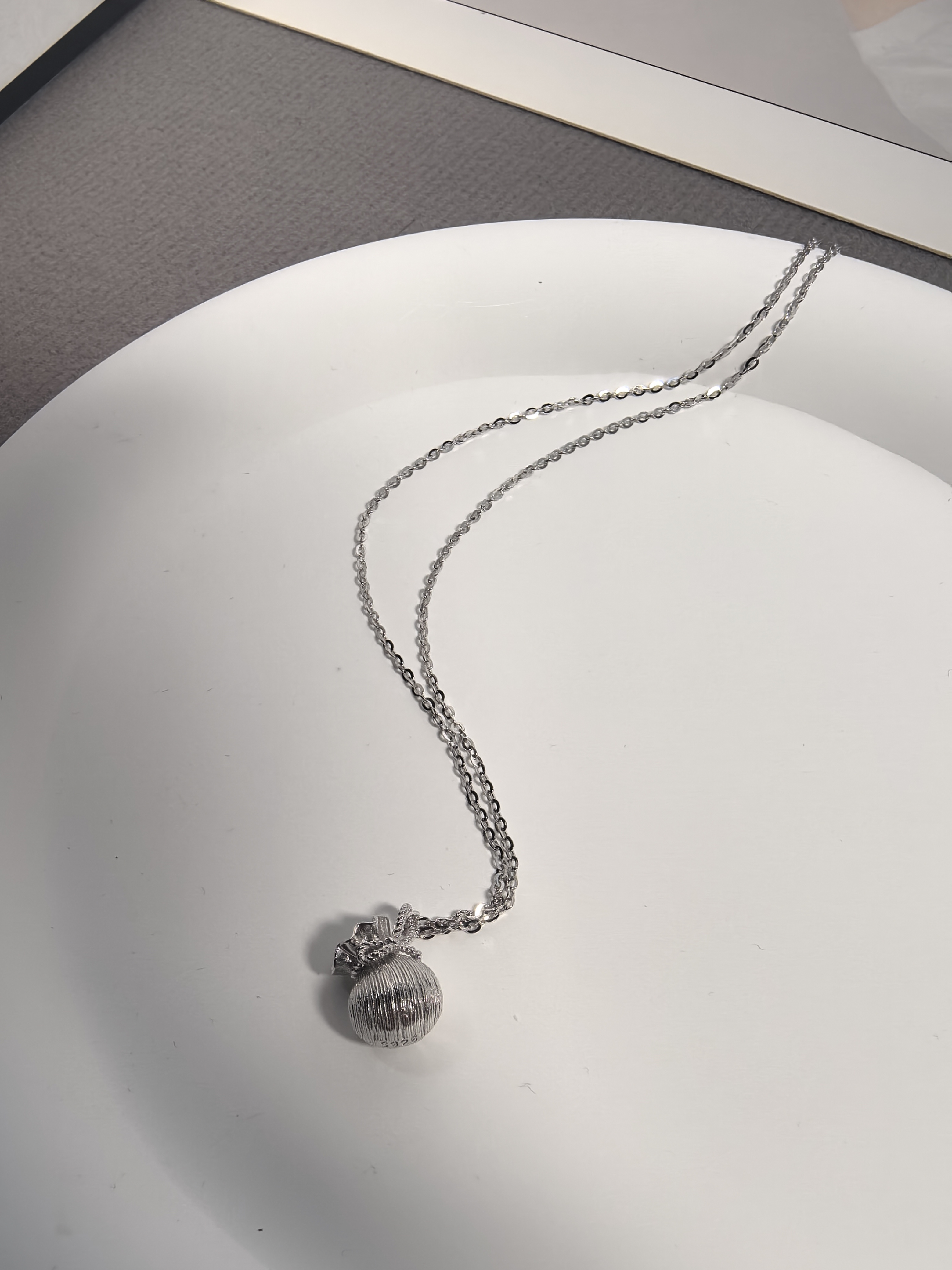 坠链均925银锆石 气质银色电镀拉丝百搭手工小众做旧小福袋锁骨链