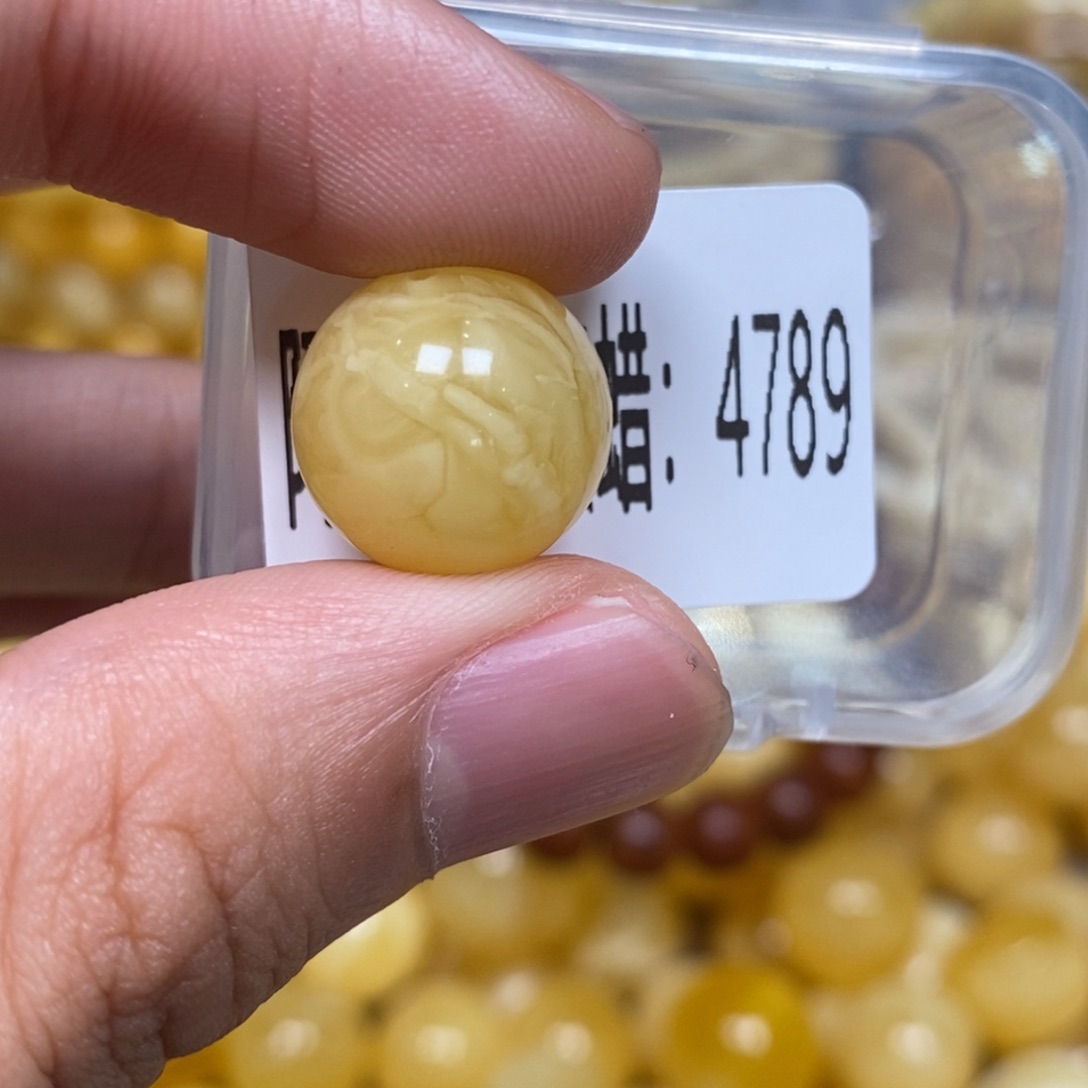 蜜蜡未镶嵌珠宝奇石4789