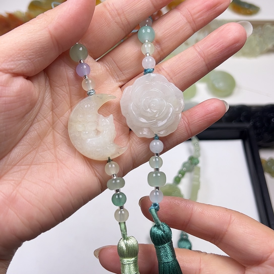 蛇纹石玉未镶嵌颈饰