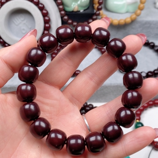 L*M猴头关的一个小镇上