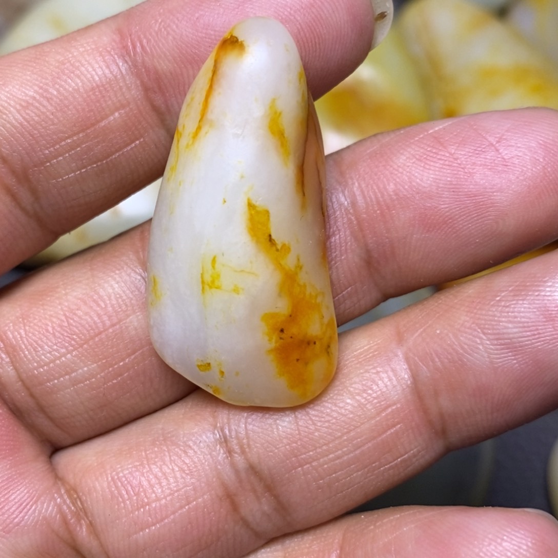 和田玉（糖玉）未镶嵌挂件
