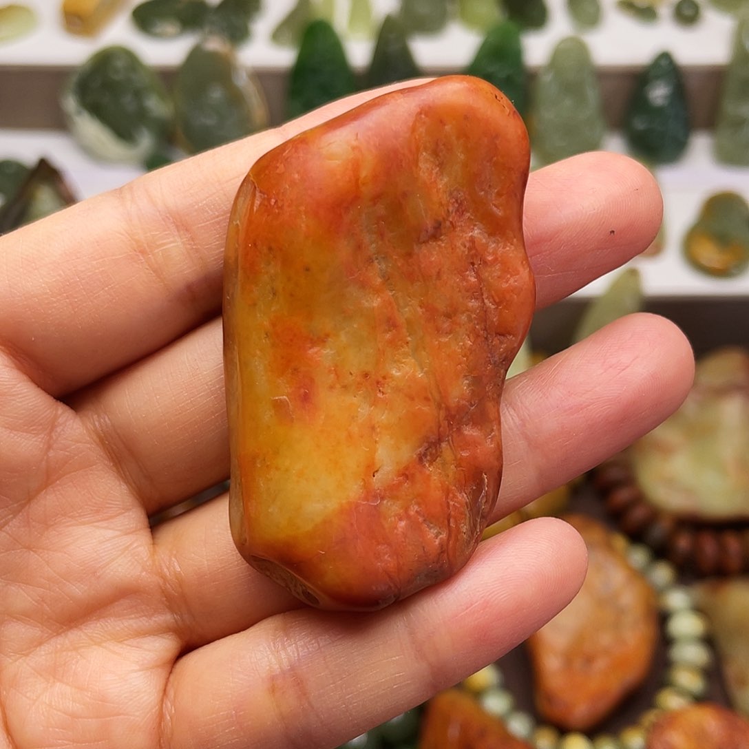 岫岩河磨玉（透闪石质玉）颈饰未镶嵌