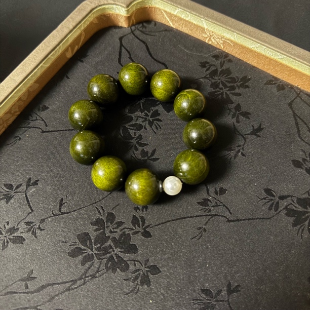 【绿里】金丝楠木手串20mmL897