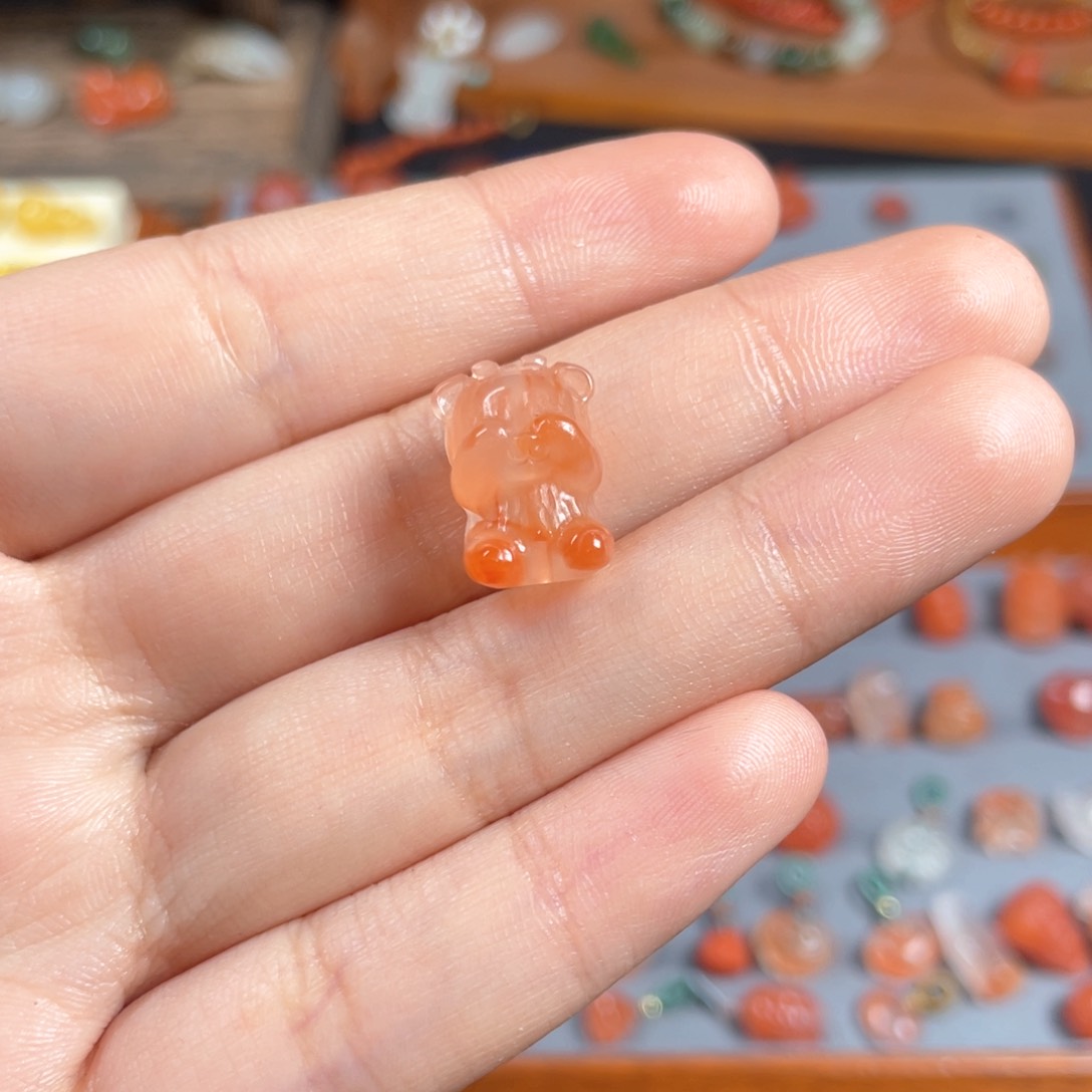 南红玛瑙小熊未镶嵌冰*橙