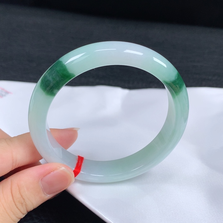 未镶嵌手镯翡翠。。