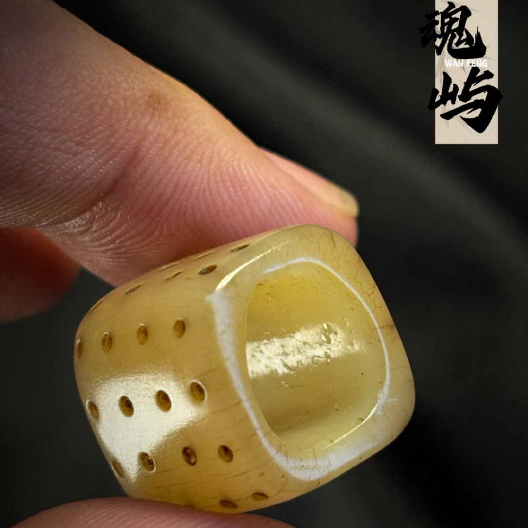 藏传文玩，tt骨骰子。揉骨为玉，老tt趣味收藏，尺寸17.2*17.2