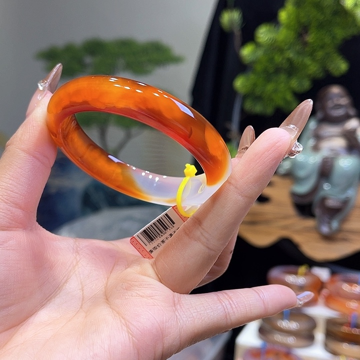玛瑙/玉髓手镯未镶嵌