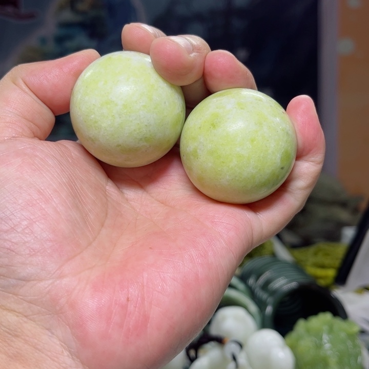 蛇纹石玉手球多样性发货未镶嵌