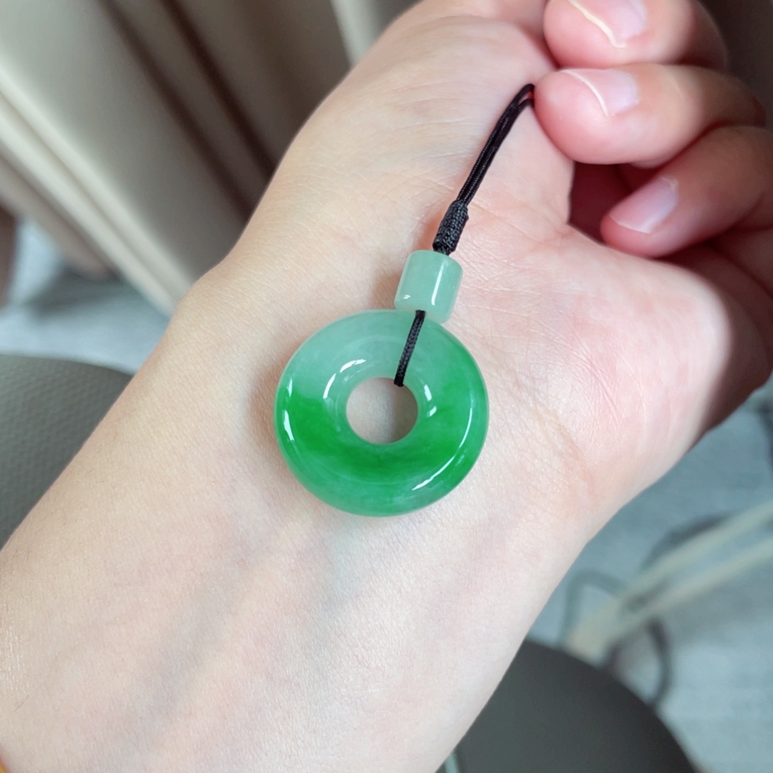 翡翠未镶嵌颈饰甜甜圈