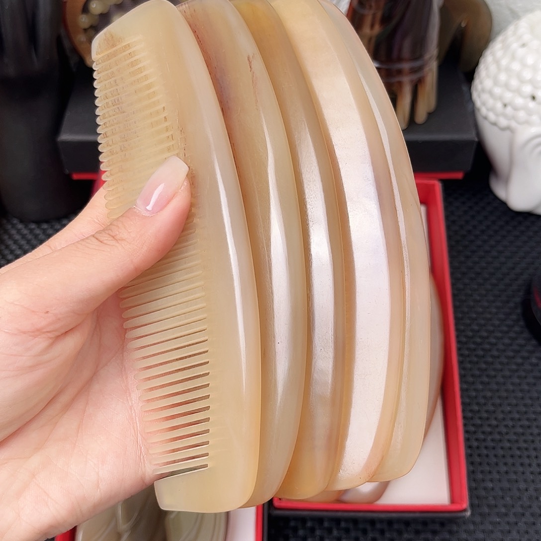 纯手工制作纯牛角梳子