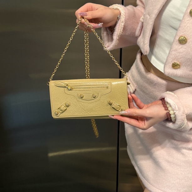 95新 Balenciaga/巴黎世家 95新咖啡色城市机车钱包