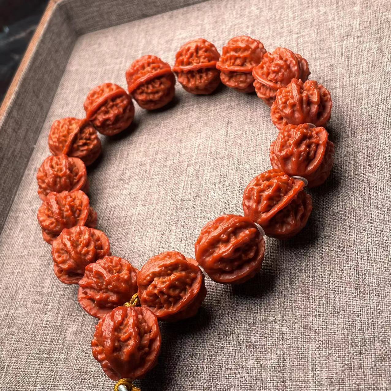 玉化五爪金龙京八棱22左右文玩核桃手持