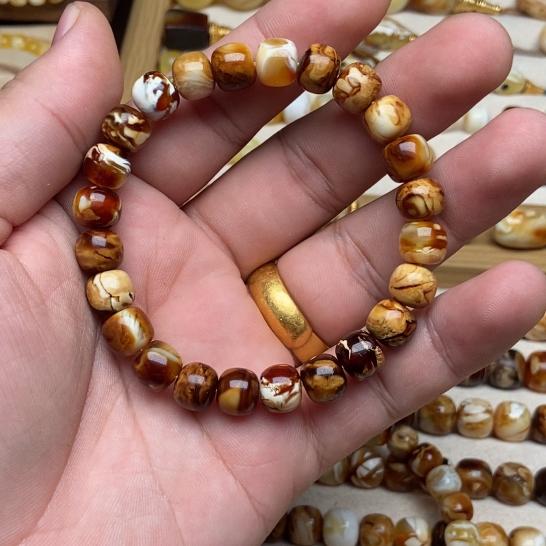 琥珀未镶嵌裸石9.0mm