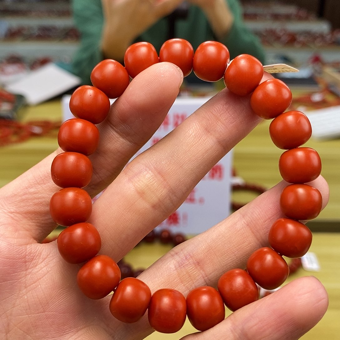 南红玛瑙手串未镶嵌哑光老型10mm+