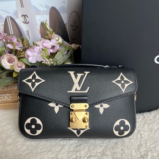 99新 LouisVuitton/路易威登 黑白拼色邮差包