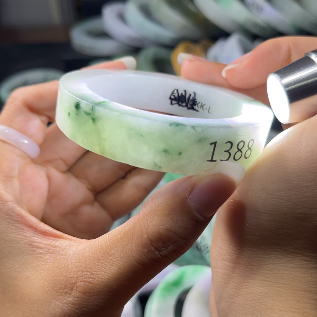 定制翡翠手镯未镶嵌