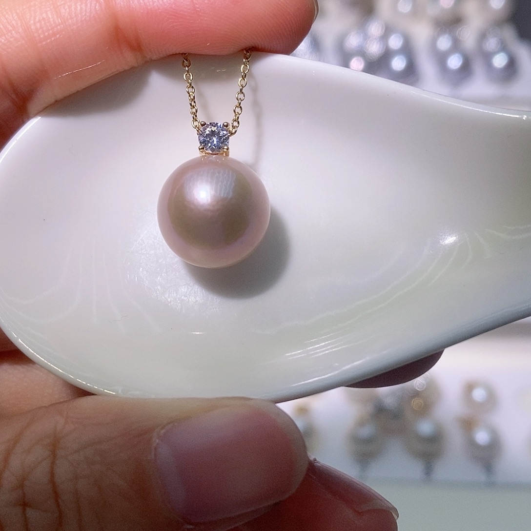 淡水珍珠吊坠(赠链)银S925镶嵌尺寸13/14毫米有瑕疵