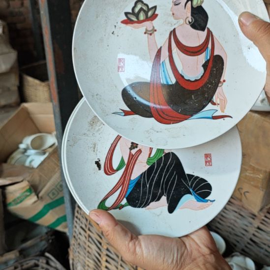 库存微瑕敦煌飞天盘子四个
