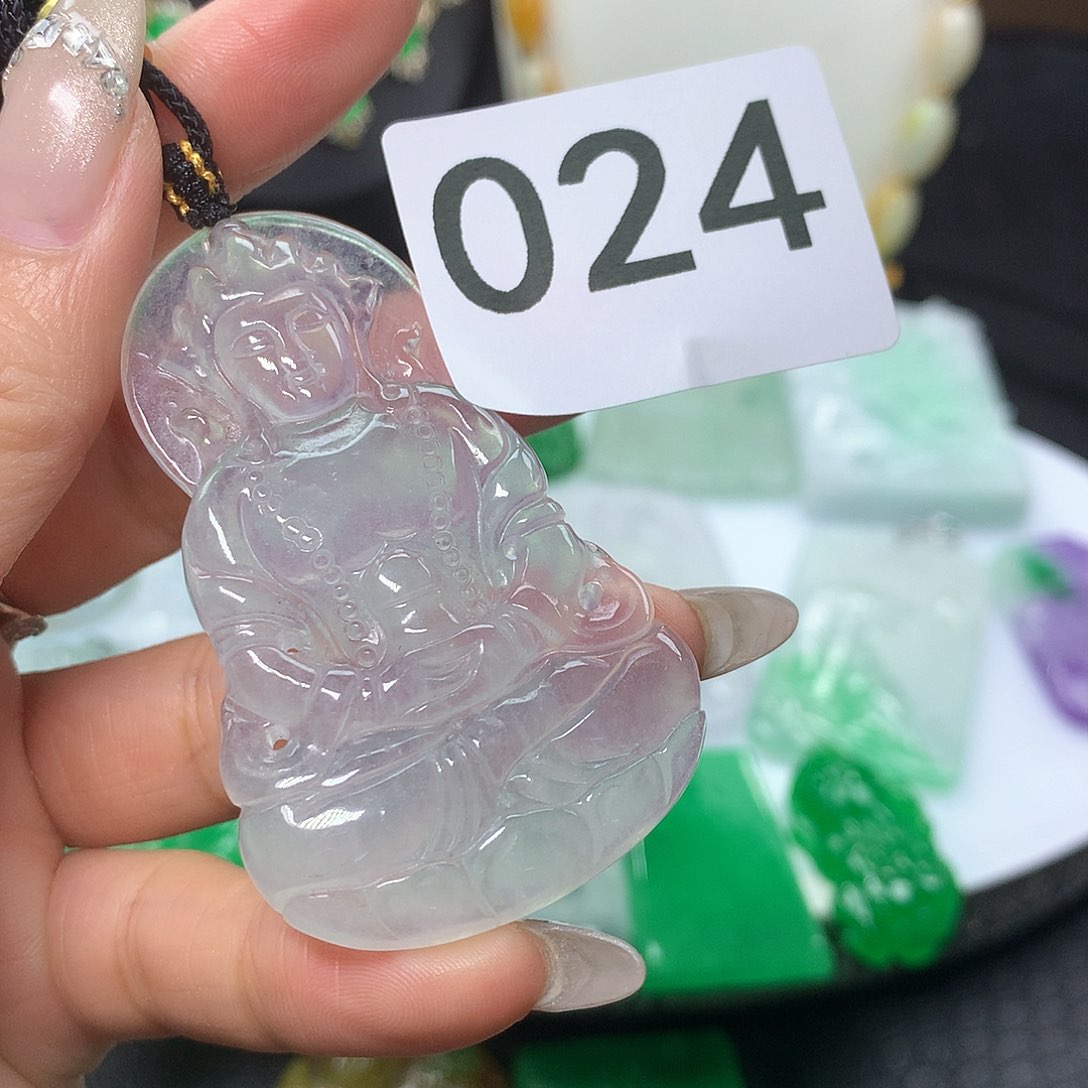 翡翠吊坠(赠链)未镶嵌