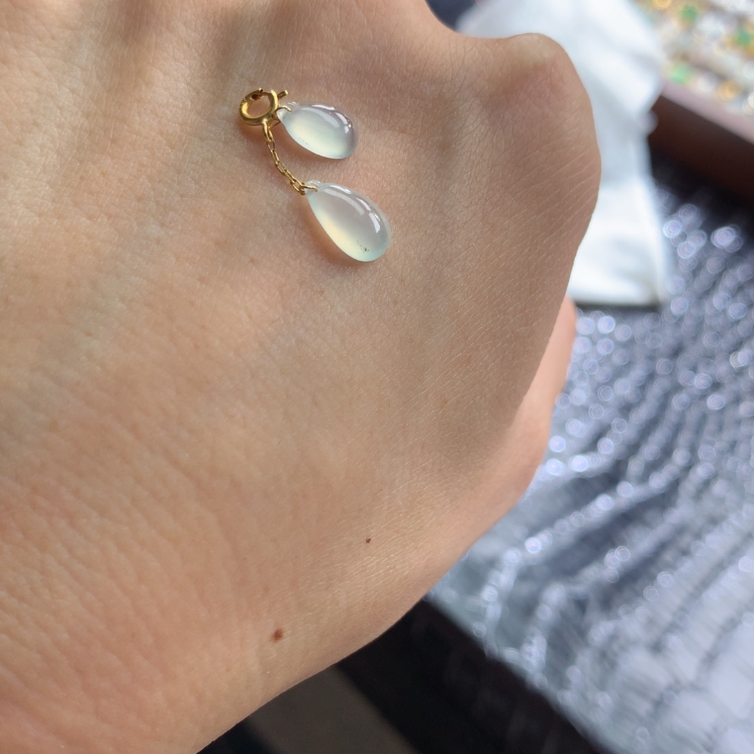 翡翠18K金镶嵌颈饰翡翠