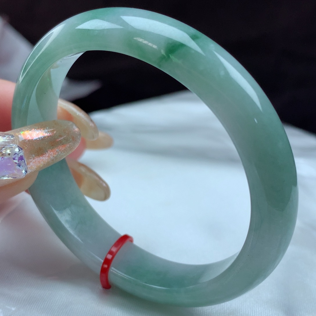 翡翠手镯（贵妃镯）未镶嵌40046，