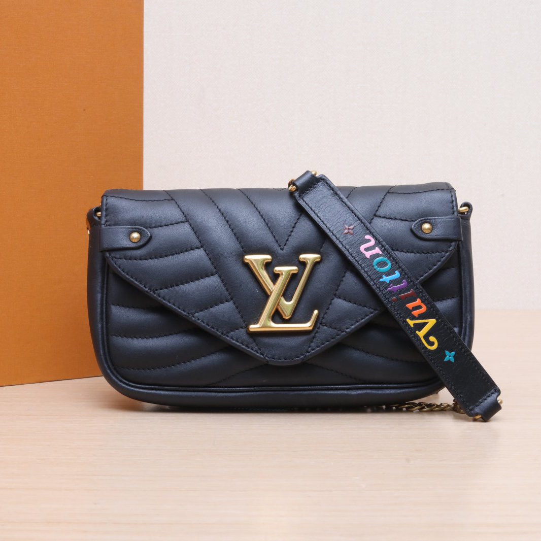95新 LouisVuitton/路易威登 小花攀攀New Wave 链条 WOC 黑色