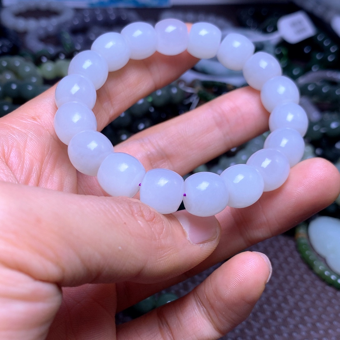 e***e和田玉未镶嵌手串