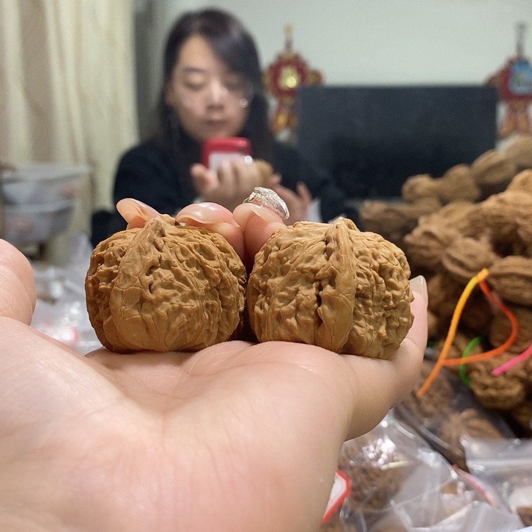 把件文玩核桃白狮子个性对