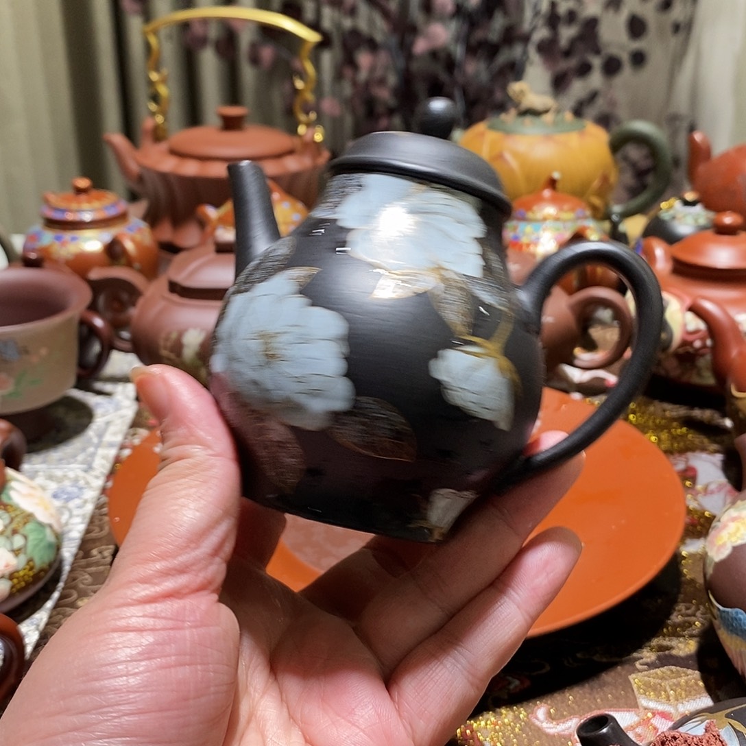 绿泥宜兴紫砂壶艺术