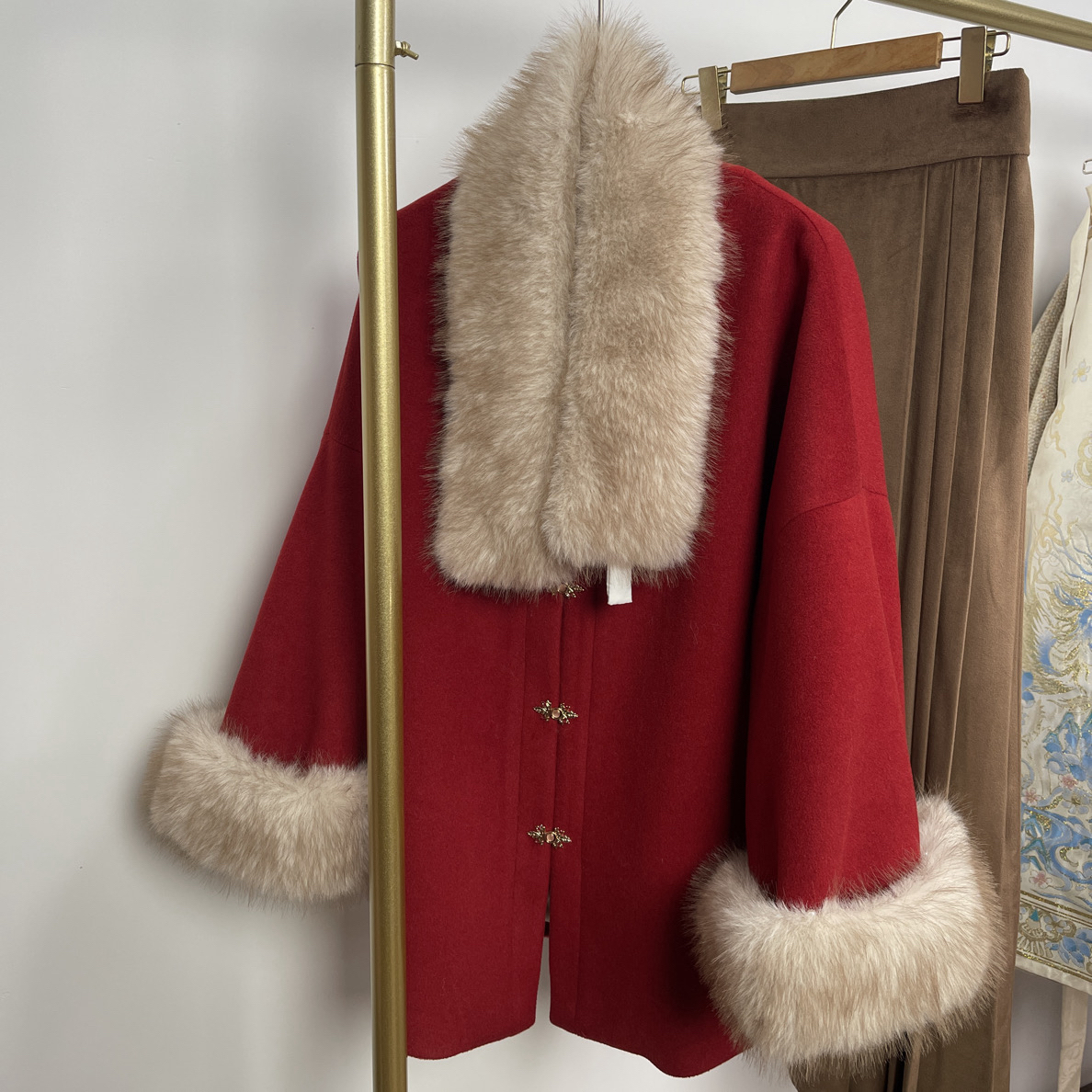 改良明制圆领半袖破肩加绒红色昭君袄zz006