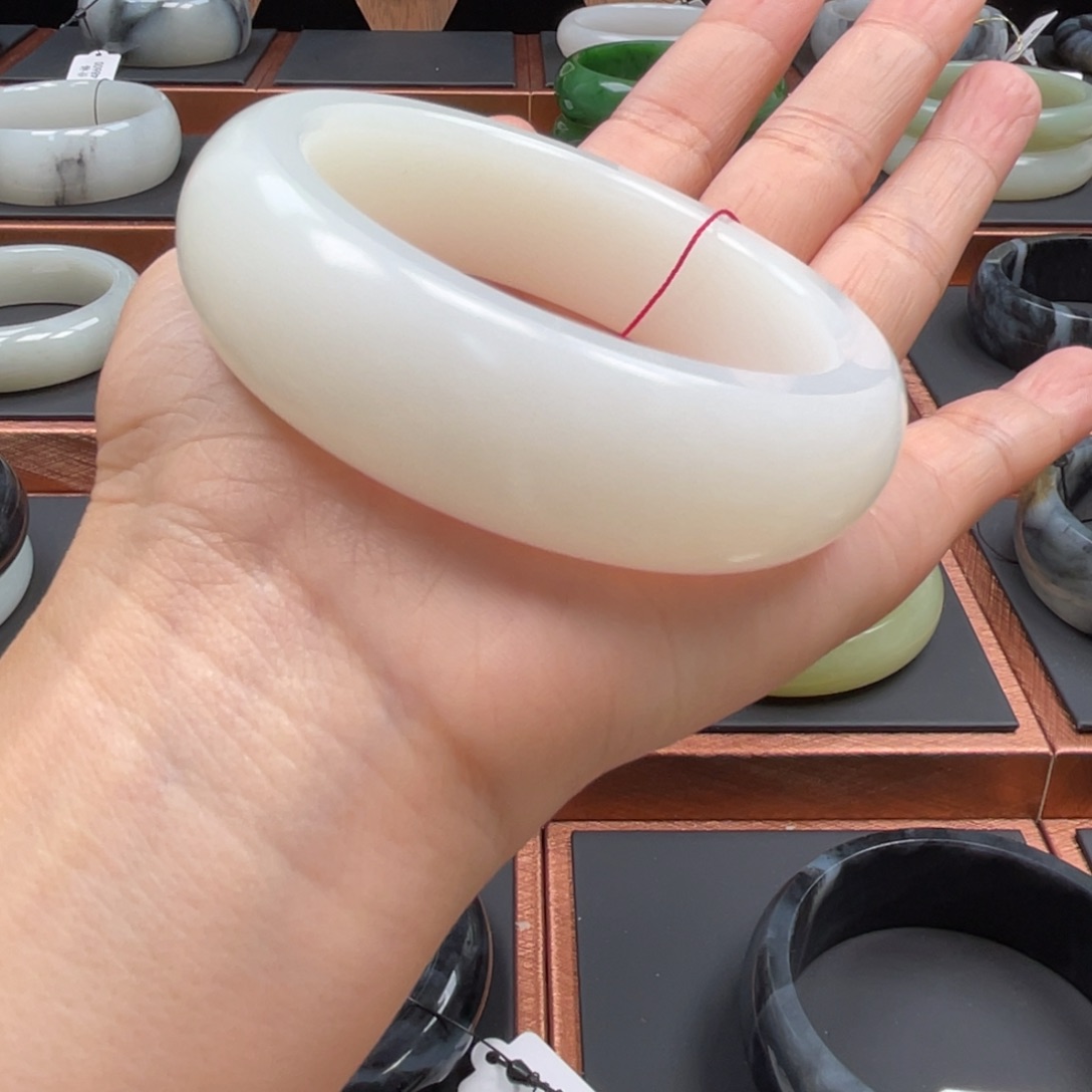 若****和田玉未镶嵌手镯