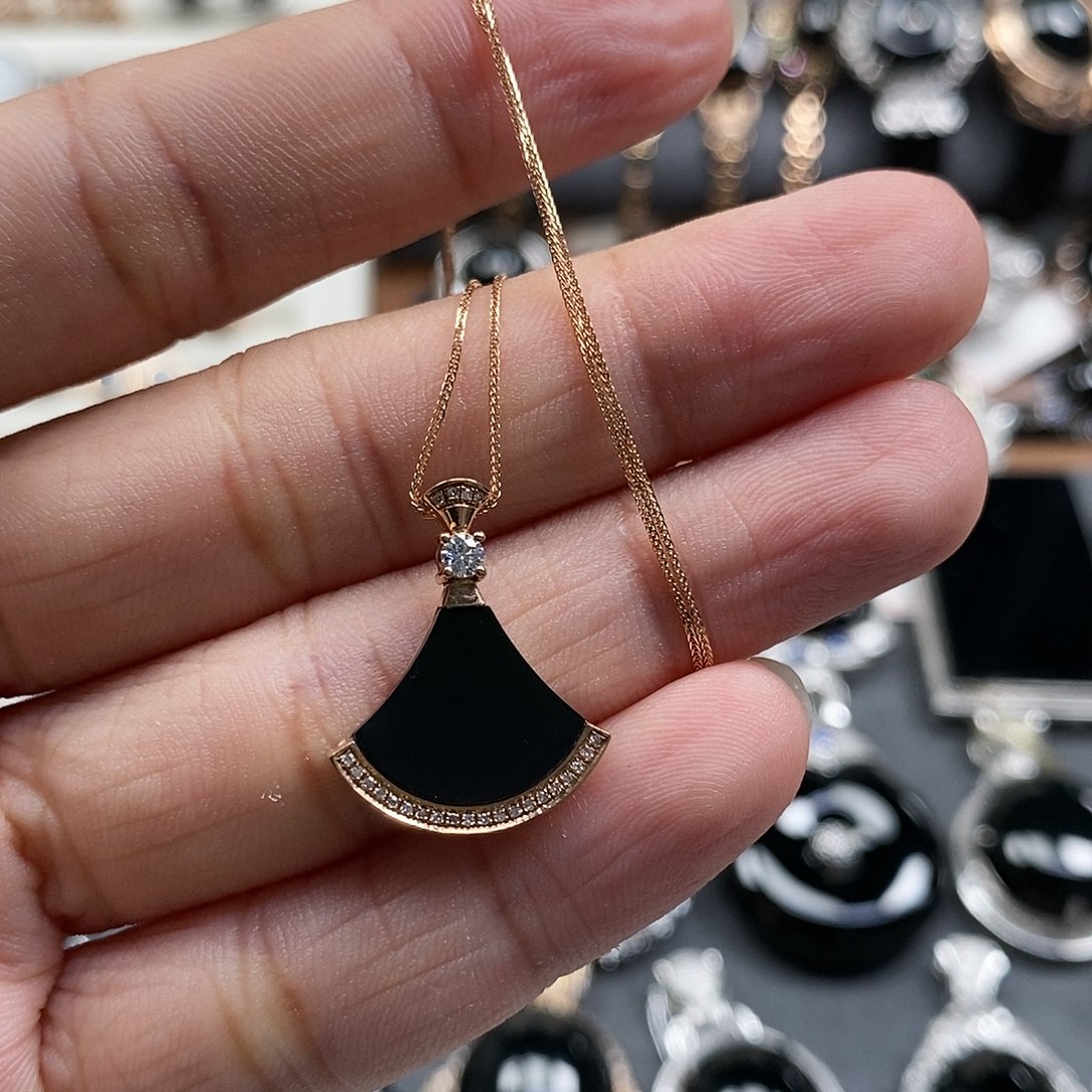 翡翠18K金镶嵌吊坠(赠链)墨翠