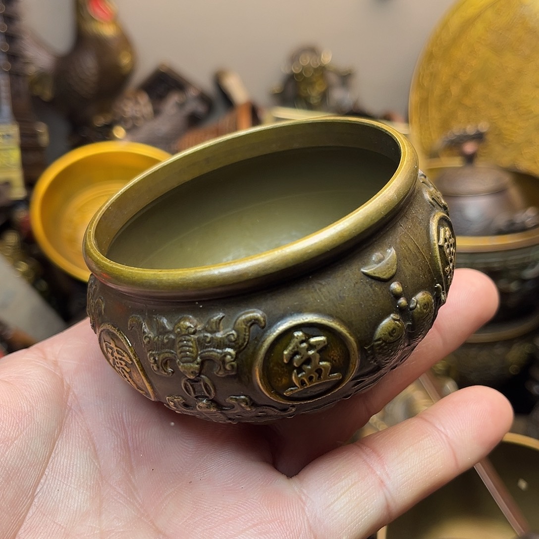精美铜器工艺品等