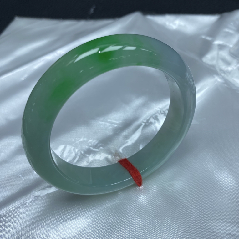 缅甸天然A货翡翠毕业款