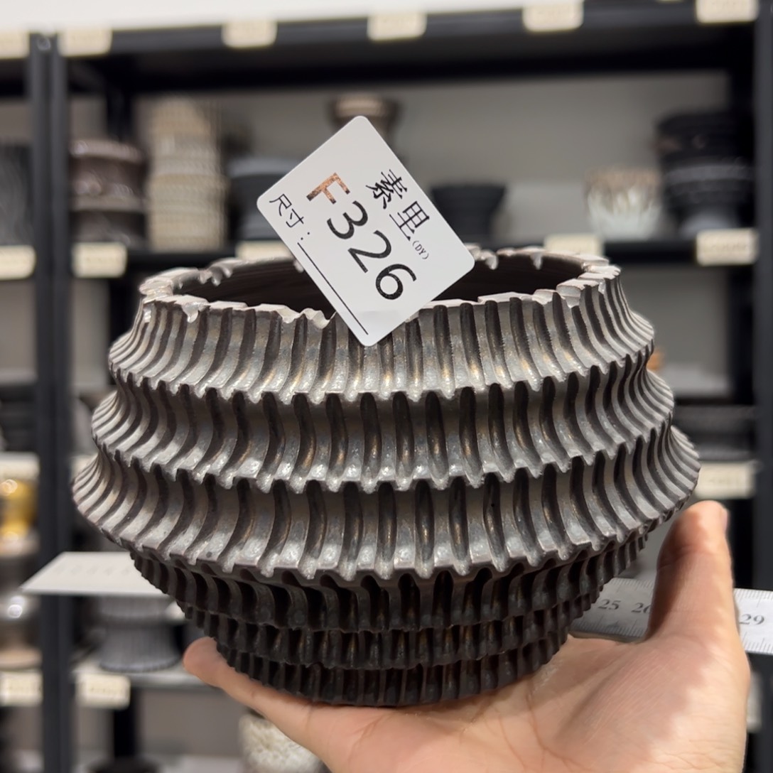 景德镇手工素里口11高10瑕疵