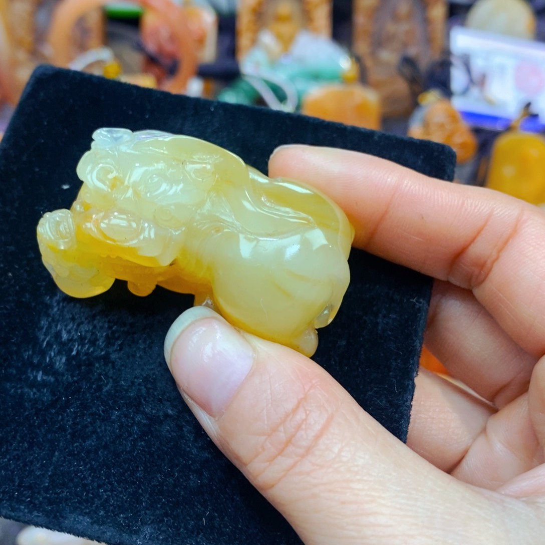 未镶嵌石英质玉（黄龙玉）吊坠(不含链)