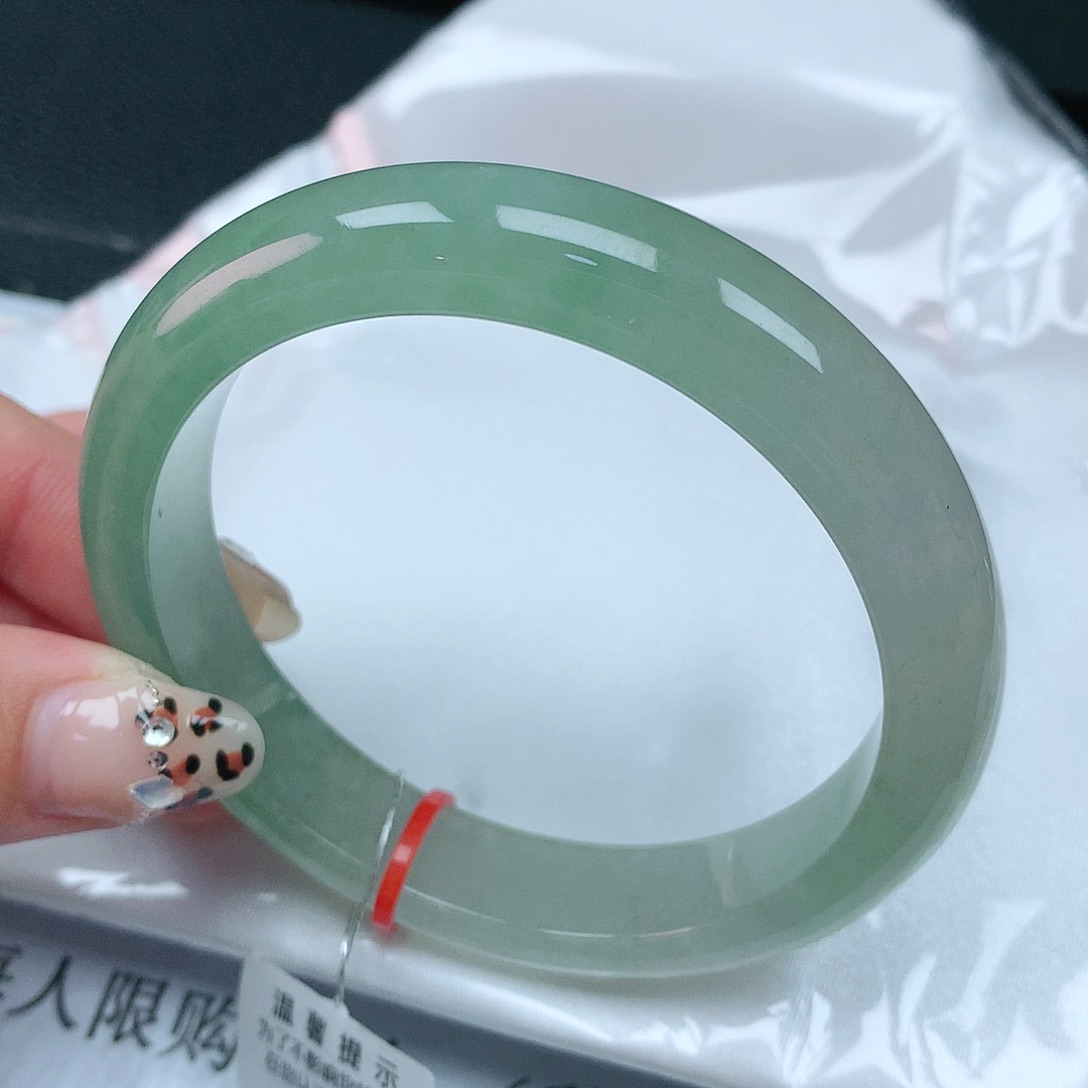 翡翠手镯未镶嵌59圈