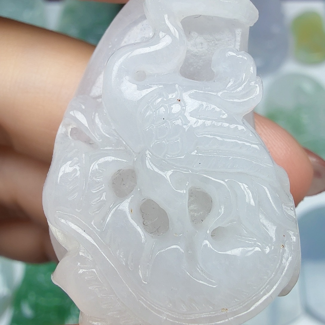 翡翠颈饰未镶嵌凤凰