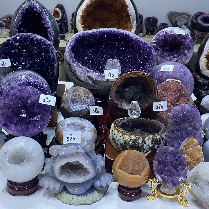 未镶嵌水晶大型摆件（非配饰）